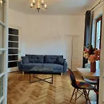 Cozy Apartment Near City Center