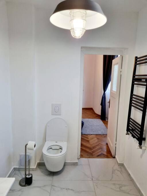 Cozy Near Center Apartment